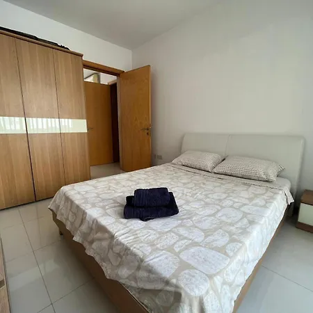 Апартаменты Beautiful Penthouse Слима